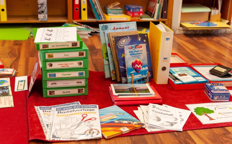 Montessori Material in der Lernart Montessori Volksschule